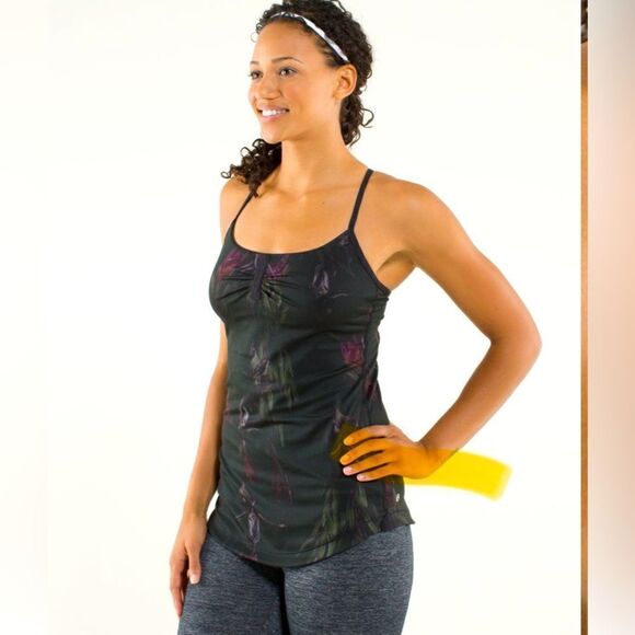 Lululemon   - Picture 1 of 5